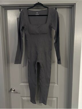 Popilush | Long-Sleeve Square Neck Ribbed Jumpsuit in Charcoal